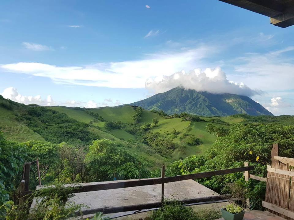 باسكو Florabells Iraya Guest House - Batanes المظهر الخارجي الصورة